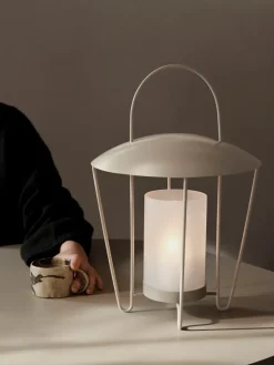 Ferm Living Abri lantaarn, Cashmere< Kaarsenhouders & Kaarsenborden