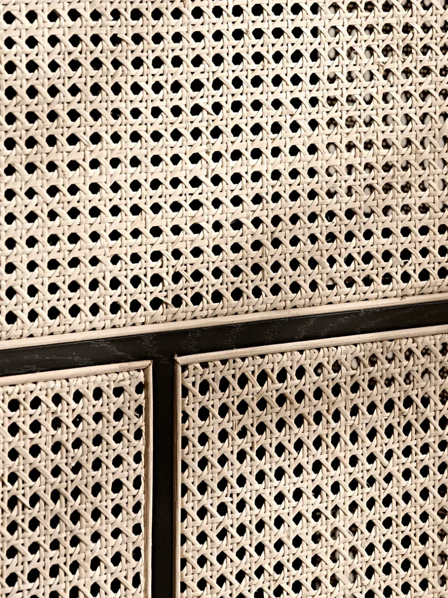 Design House Stockholm Air vitrinekast, zwart, rotan< Kasten & Vitrines
