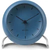 Arne Jacobsen Clocks AJ City Hall tafel klok, Stone blue< Tafelklokken