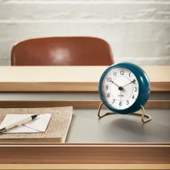 Arne Jacobsen Clocks AJ Station tafelklok petrolblauw, petrolblauw< Tafelklokken