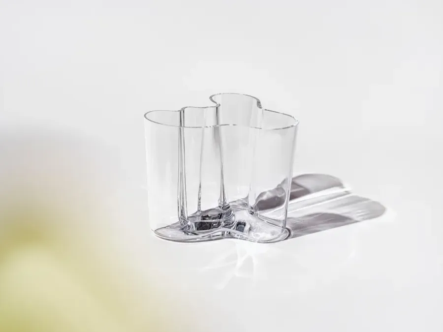 Iittala Alvar Aalto vaas helder, 160 mm.< Vazen
