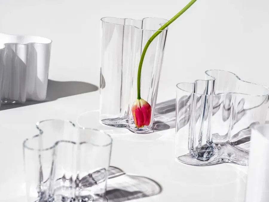 Iittala Alvar Aalto vaas helder, 160 mm.< Vazen