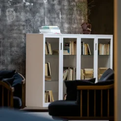 Mavis Aoko vitrinekast 120 cm, Witlak< Kasten & Vitrines