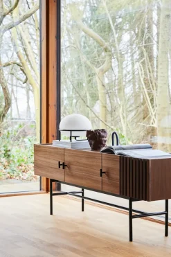 Woud Array bijzettafel laag, 150 cm, Walnoot< Tv- & Mediameubels|Ladekasten & Dressoirs