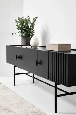 Woud Array bijzettafel laag, 150 cm, Zwartgeschilderd eikenhout< Tv- & Mediameubels|Ladekasten & Dressoirs
