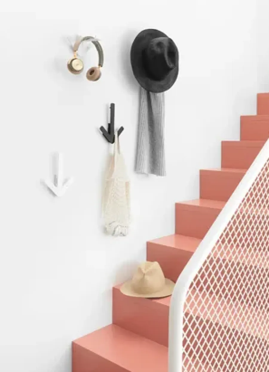 Design House Stockholm Arrow haak, zwart< Haken & Hangers