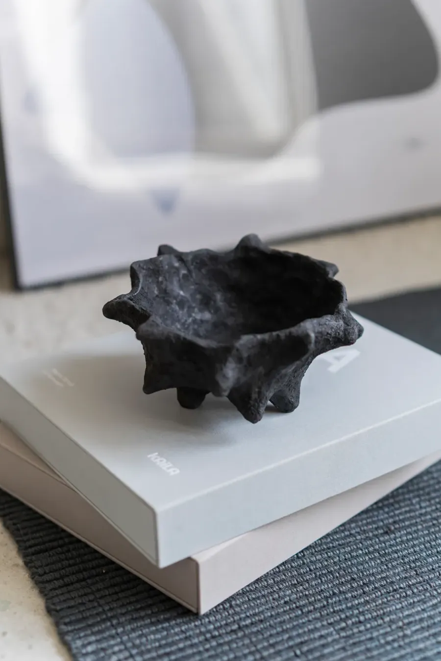 Mette Ditmer Art piece kastanje Ø20 cm, Black< Decoratieve Schalen