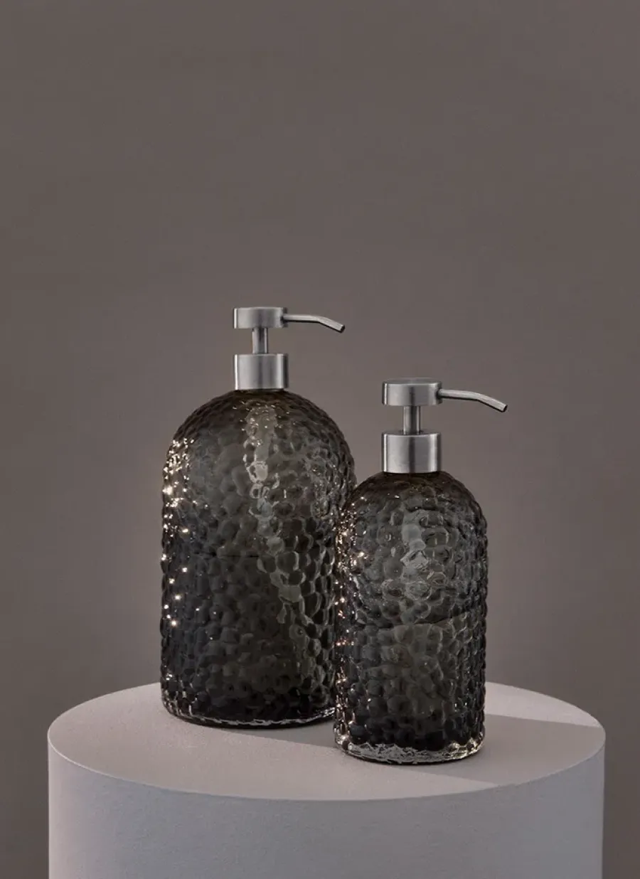 AYTM Arura zeeppompje 20 cm, Svart-silver< Zeepdispensers & Zeepschaaltjes