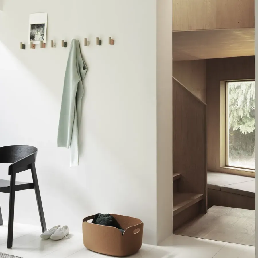 Muuto Attach haak 2-pack, Oak-black< Haken & Hangers