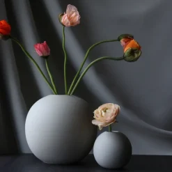 Cooee Design Ball vaas grey, 20 cm.< Vazen