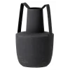 Bloomingville metalen vaas met handvat 20,5 cm, Zwart< Vazen