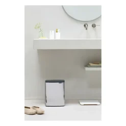 Brabantia Bo afvalemmer 12 l, Glanzend geborsteld staal< Pedaalemmers