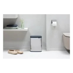 Brabantia Bo afvalemmer 7 l, Glanzend geborsteld staal< Pedaalemmers
