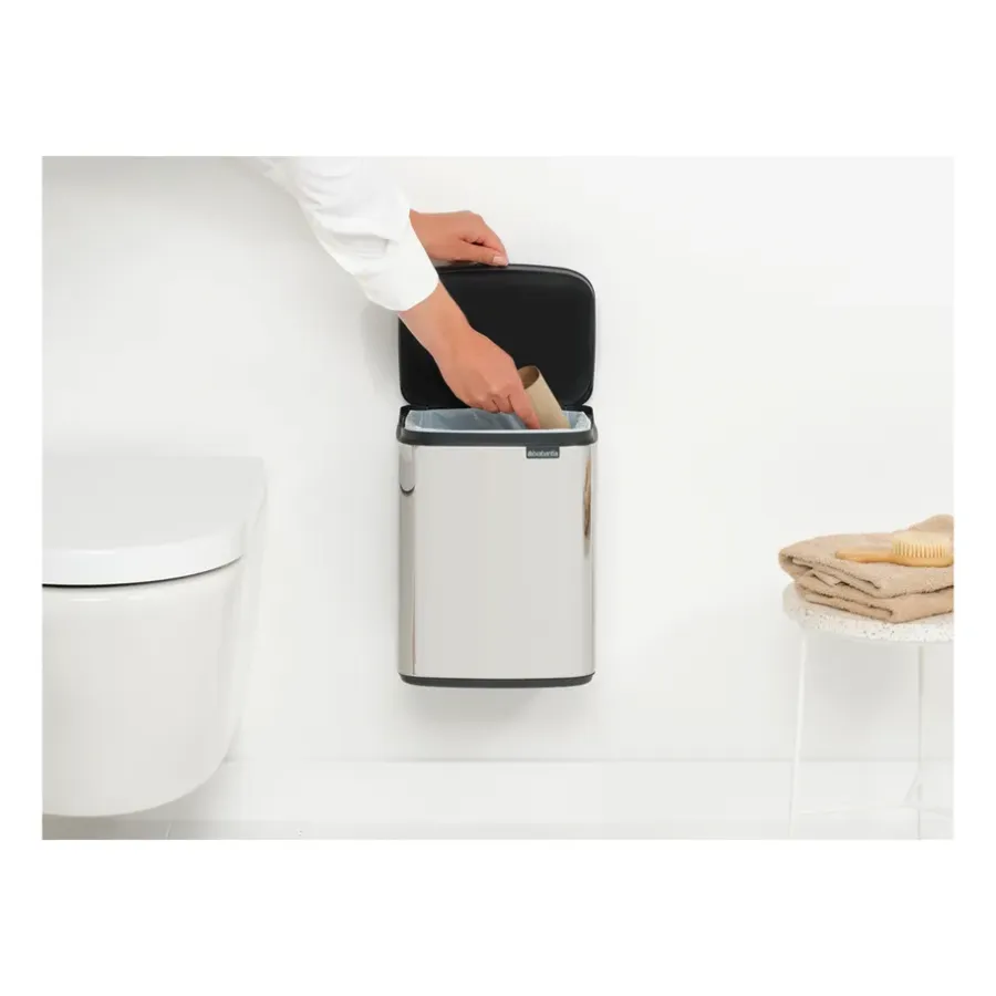Brabantia Bo afvalemmer 7 l, Glanzend geborsteld staal< Pedaalemmers