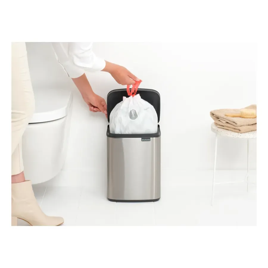 Brabantia Bo afvalemmer 7 l, Matgeborsteld staal< Pedaalemmers
