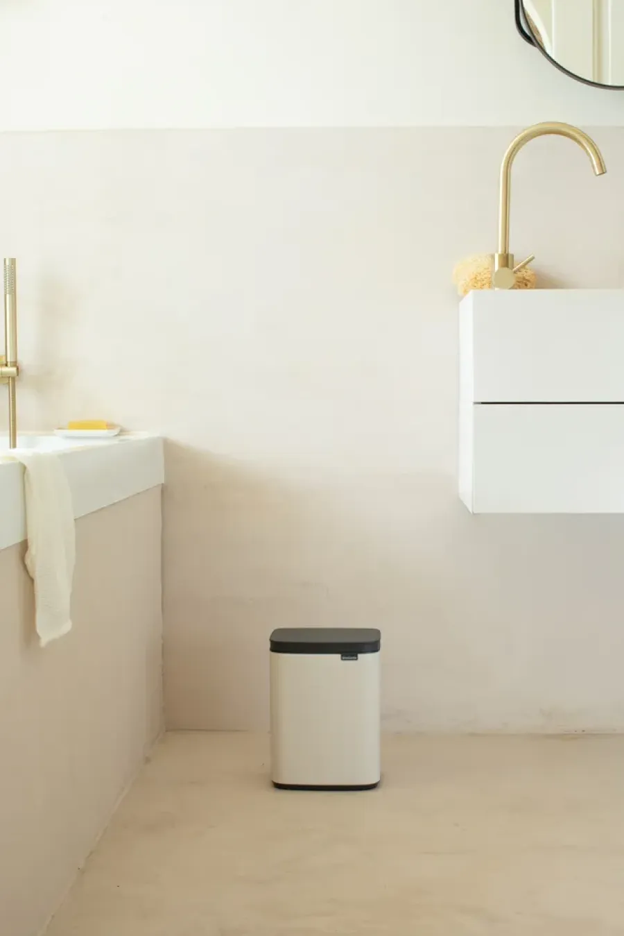 Brabantia Bo afvalemmer 4 l, Soft Beige< Pedaalemmers