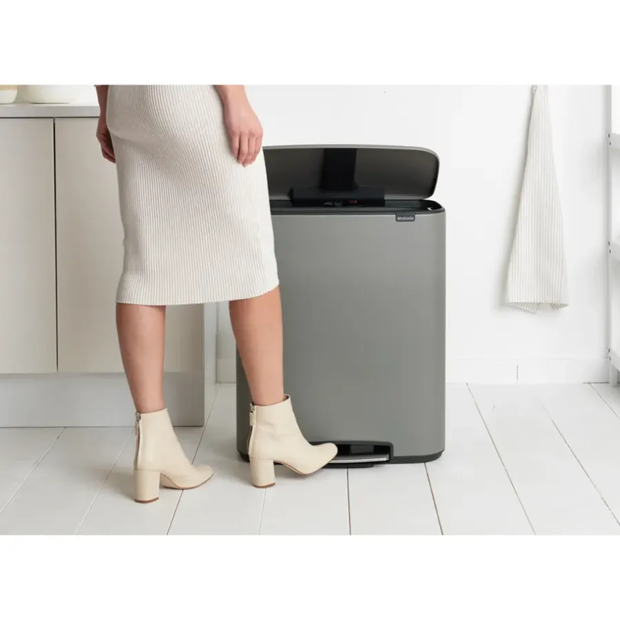 Brabantia Bo pedaalemmer 60 L, Mineral concrete grey< Pedaalemmers