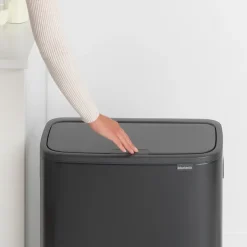 Brabantia Bo touch bin 60 L, Mat zwart< Prullenbakken