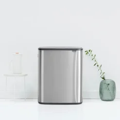 Brabantia Bo touch bin 60 L, Mat-geborsteld staal< Prullenbakken