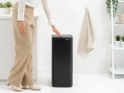 Brabantia Bo Touch Bin 30 L, Matt Black< Pedaalemmers