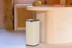 Brabantia Bo Touch Bin 30 L, Soft Beige< Pedaalemmers