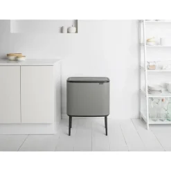 Brabantia Bo touch bin 36 liter, Mineral concrete grey< Pedaalemmers