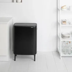 Brabantia Bo touch bin high 60 L, Mat zwart< Prullenbakken