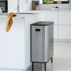 Brabantia Bo touch bin high 60 L, Mat-geborsteld staal< Prullenbakken