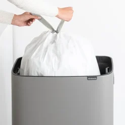Brabantia Bo touch bin high 60 L, Mineral concrete grey< Prullenbakken