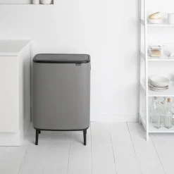Brabantia Bo touch bin high 60 L, Mineral concrete grey< Prullenbakken