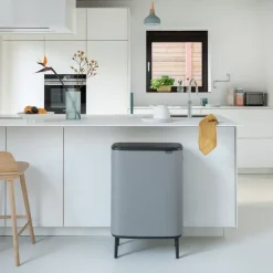 Brabantia Bo touch bin high 2x30 L, Mineral concrete grey< Prullenbakken