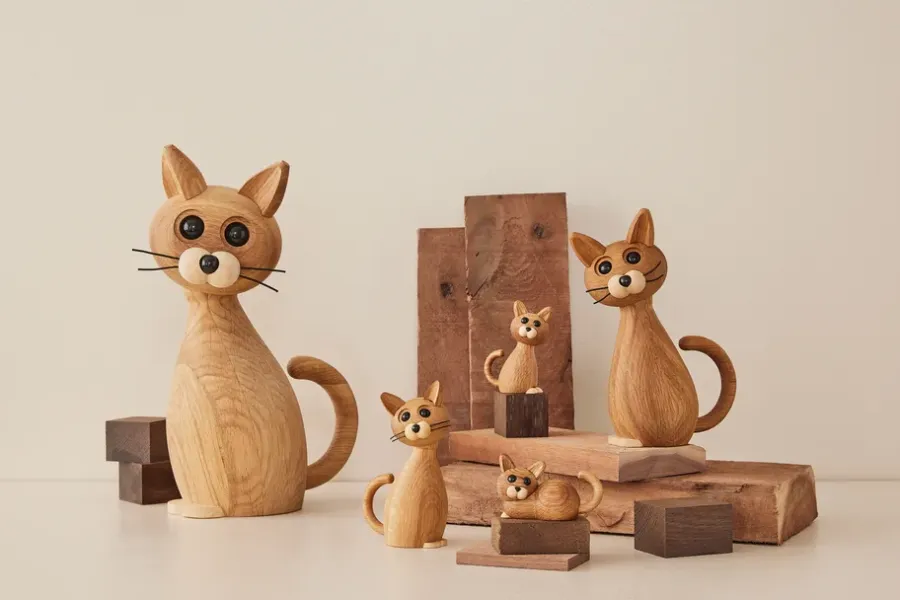 Spring Copenhagen Brave Kat decoratie 24 cm Eik, Eik< Houten Beelden