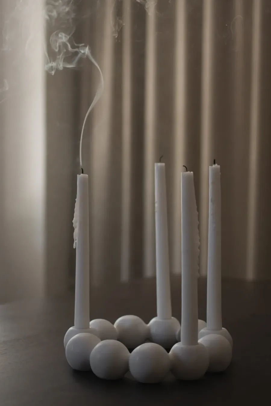 DBKD Bright kandelaar Ø27 cm, White< Adventskandelaars & -Kaarsen