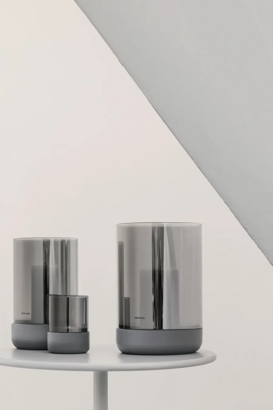 Blomus Calma waxinelichtjeshouder Ø10 cm, Steel grey< Kaarsenhouders & Kaarsenborden