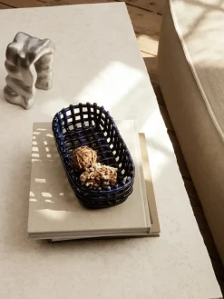 Ferm Living Ceramic gevlochten mand ovaal 15x30 cm, Blauw< Opbergmanden