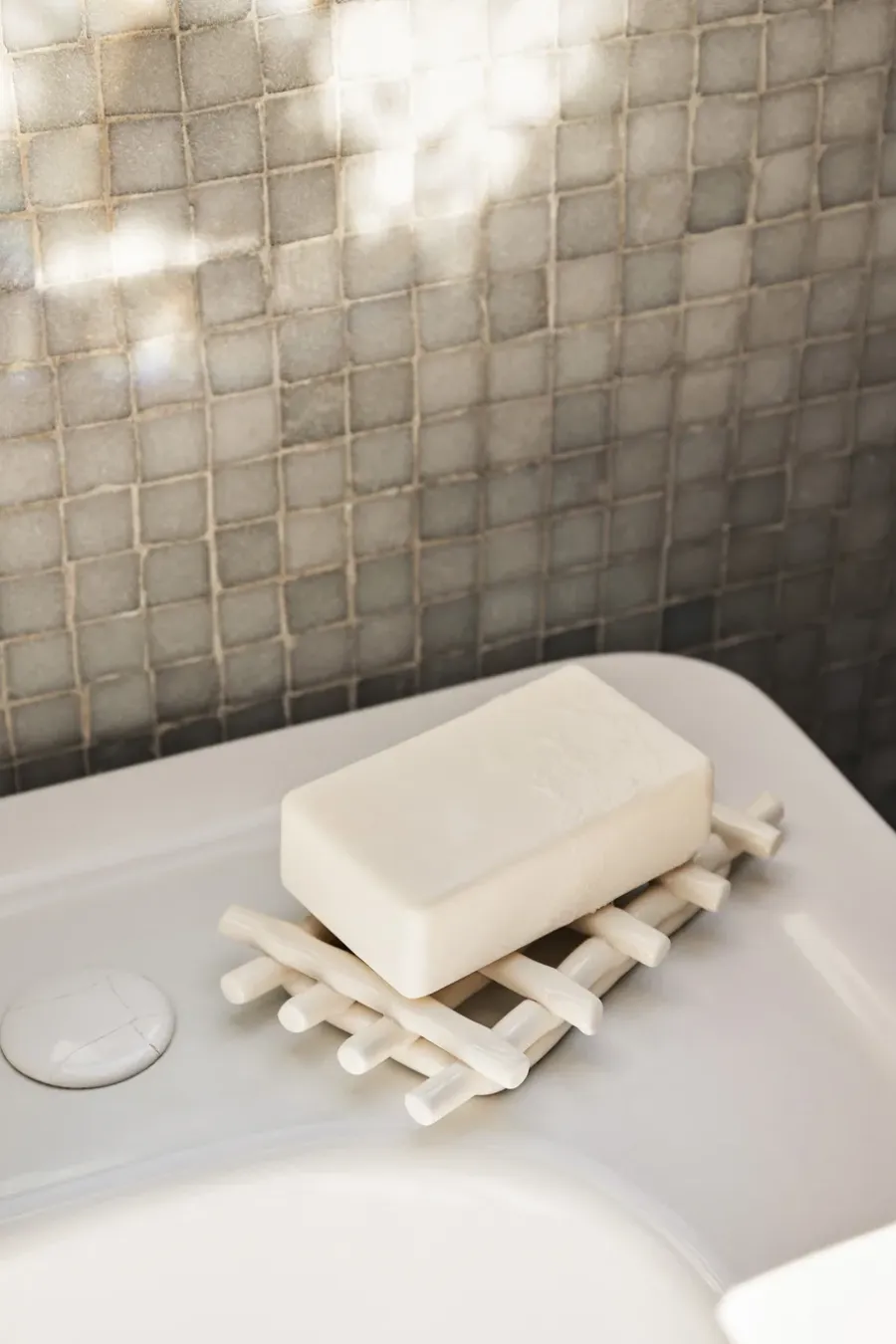 Ferm Living Ceramic zeepbakje 10x14,5 cm, Off-white< Zeepdispensers & Zeepschaaltjes