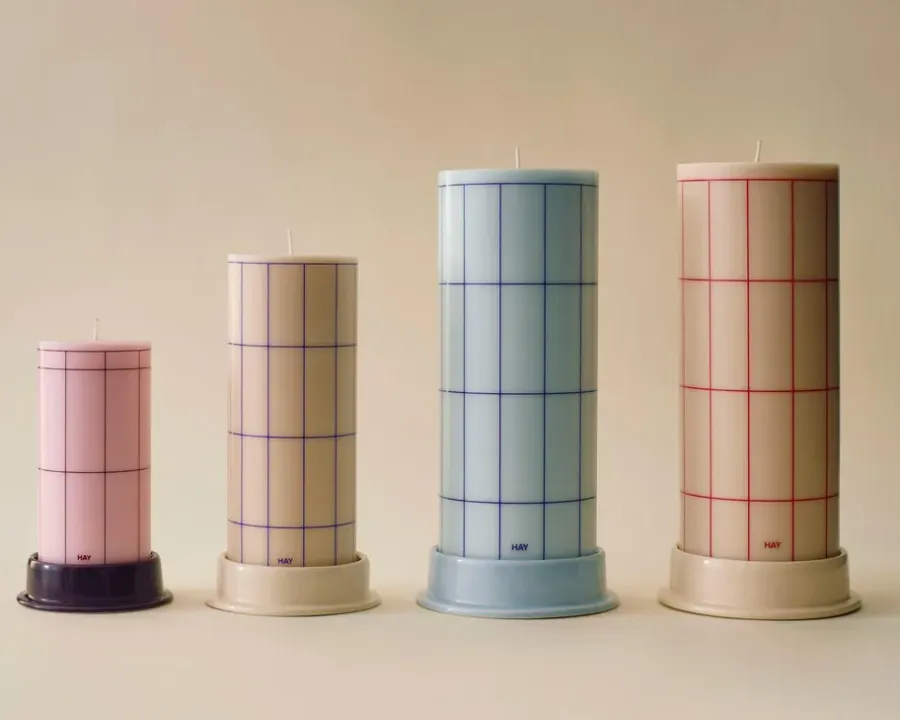 HAY Column Candle blokkaars small 15 cm, Light pink-bordeaux grid< Kaarsen