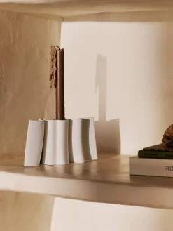 Ferm Living Dedali kandelaar, Off-white< Kandelaars