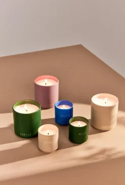 Design Letters geurkaars Ø8 cm, Hello-beige< Geurkaarsen & Aroma Diffusers