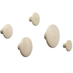 Muuto Dots wandhaak essenhout, extra klein< Haken & Hangers|Opbergoplossingen Voor De Kinderkamer