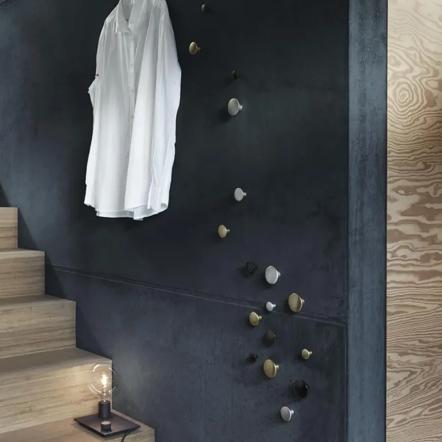 Muuto Dots wandhaak messing, klein< Haken & Hangers|Opbergoplossingen Voor De Kinderkamer