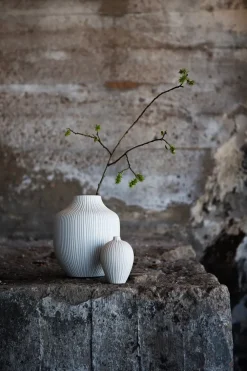 Lindform Ebba vaas medium, Sand white stone stripe< Vazen