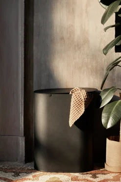 Ferm Living Enkel vuilnisbak medium, Black< Pedaalemmers