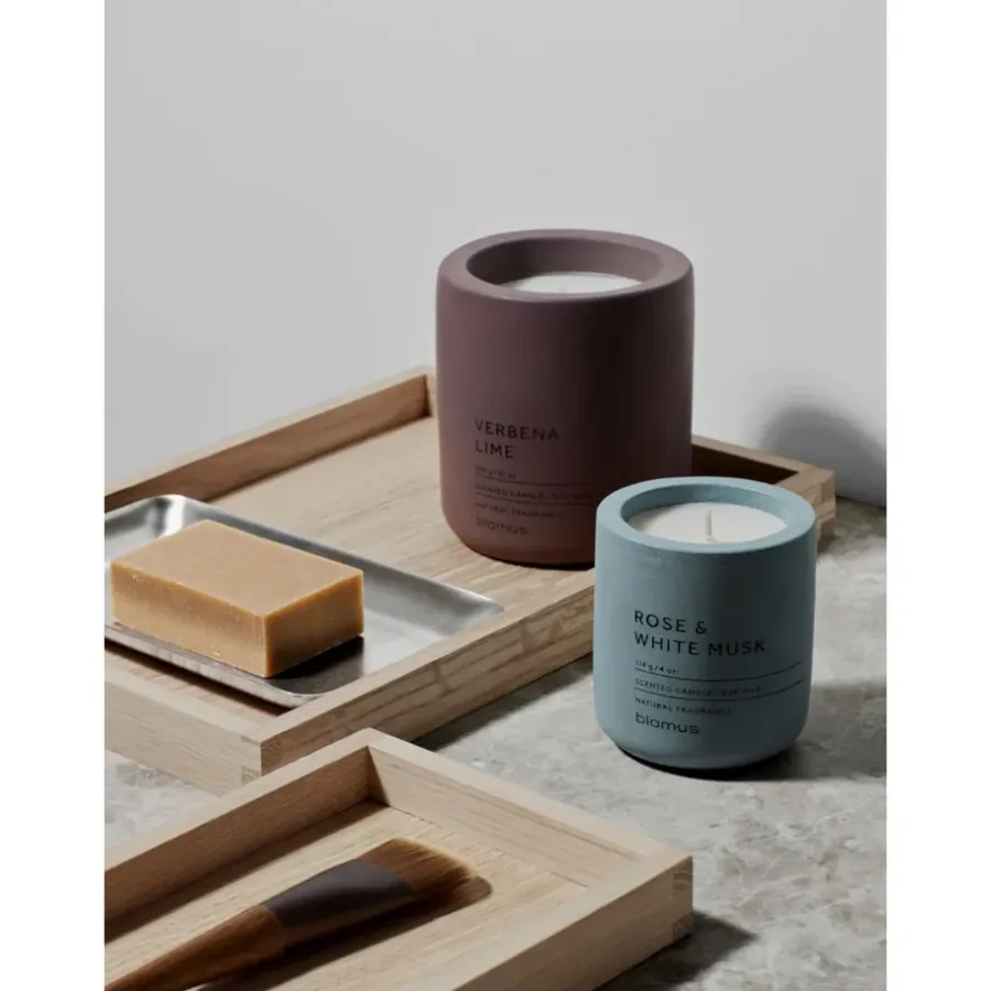 Blomus Fraga geurkaars 24 uur, Rose & White Musk-Flintstone< Geurkaarsen & Aroma Diffusers