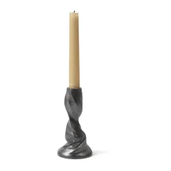 Ferm Living Gale kandelaar 13 cm, Blackened Aluminium< Kandelaars