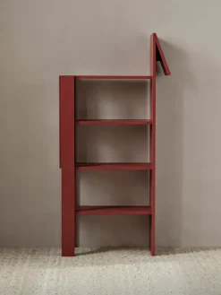 Ferm Living Giraffe boekenplank 69x140 cm, Poppy Red< Planken & Planksystemen|Opbergoplossingen Voor De Kinderkamer