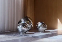 AYTM Globe bloempot Ø30 cm, Zilverkleurig< Bloempotten