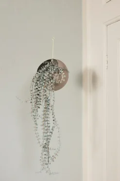 AYTM GLOBE hangende bloempot Ø21 cm h32 cm, Taupe< Bloempotten