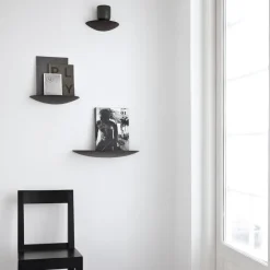 Audo Copenhagen Gridy Fungi plank zwart, groot< Planken & Planksystemen
