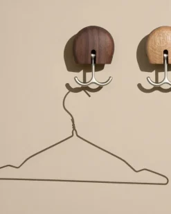 Massproductions Hercule wandhaak, Geolied walnoot< Haken & Hangers